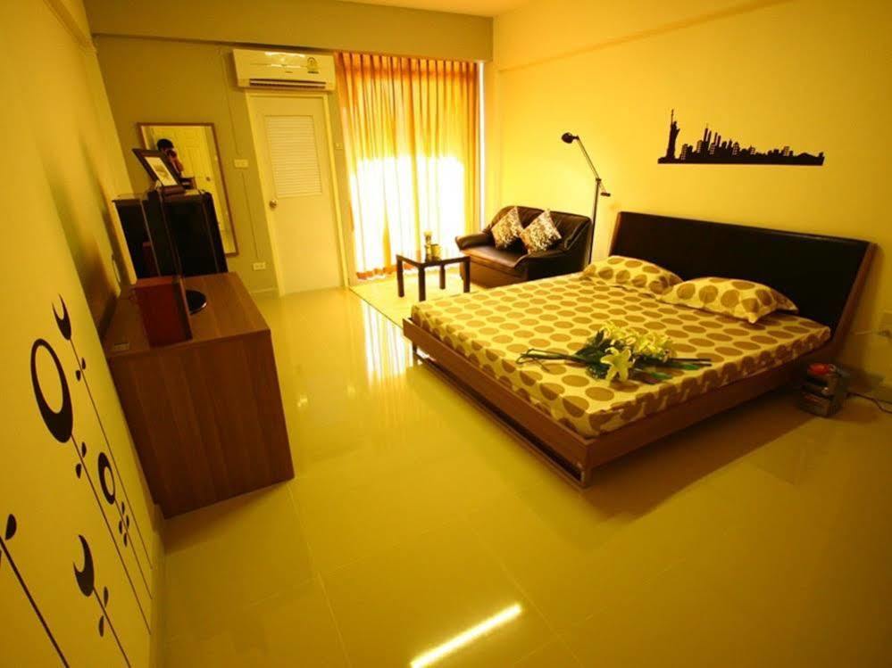 At Home Phetkasem Bangkok Exterior photo