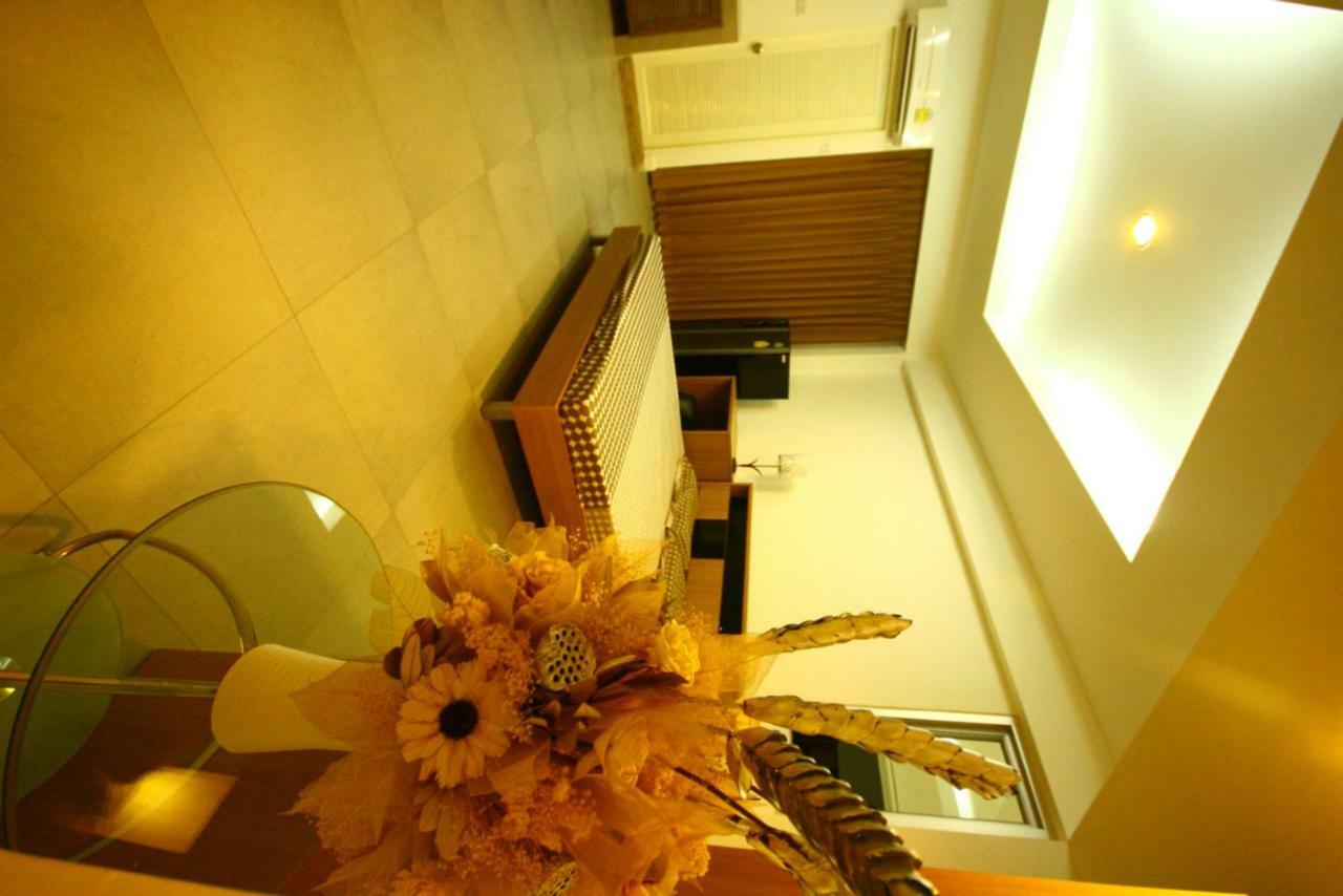 At Home Phetkasem Bangkok Exterior photo