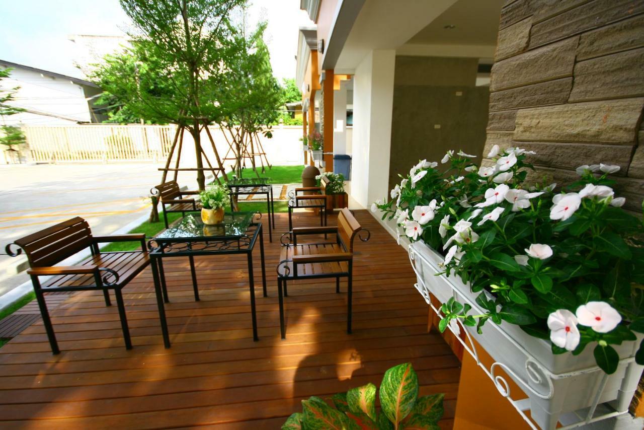 At Home Phetkasem Bangkok Exterior photo